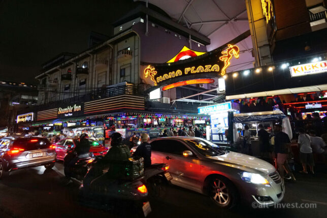 Nana Plaza, Sukhumvit